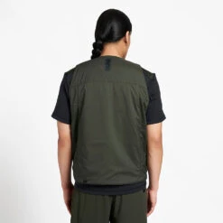 Ciele Athletics M MRCVest - Raven -Ciele Athletics CLMMRCV LE RBK001 MMRCVest Raven024 D4 STUD5