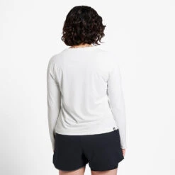 Ciele Athletics W DLYLongsleeve - Ghost -Ciele Athletics CLWDLYLS PER WH001 WDLYLongsleeve Ghost 2024 D3 STUD3