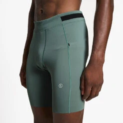 Ciele Athletics M FSTTight Short 8" - Silver Pine -Ciele Athletics M 1 TG 0048 GN005 M FSTTightShort8 SilverPine D1 2025 STUD1