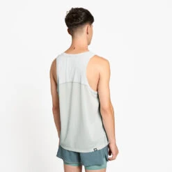 Ciele Athletics M DLYSinglet - Light Grey 12 Ciele Athletics M DLYSinglet - Light Grey -Ciele Athletics M 1 TT 0039 GR003 M DLYSinglet LightGrey D1 2025 STUD3