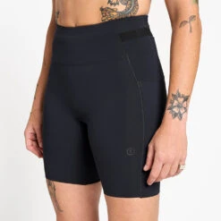 Ciele Athletics W FSTTight Short 7" - Shadowcast -Ciele Athletics W 1 TG 0049 BK002 W FSTTightShort7 Shadowcast D1 2025 STUD1