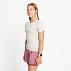 Ciele Athletics W DLYTShirt - Rainy Day 15 Ciele Athletics W DLYTShirt - Rainy Day -Ciele Athletics W 1 TS 0031 BE005 W DLYTShirt RainyDay D1 2025 STUD2