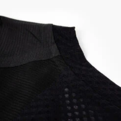 Ciele Athletics W RCDTShirt - Shadowsphinx 21 Ciele Athletics W RCDTShirt - Shadowsphinx -Ciele Athletics W 1 TS 0059 BK002 W RCDTShirt ShadowSphinx D1 2025 DETAIL6 b0d18f9b 3f6c 43d0 bb19 acdb45e7506d